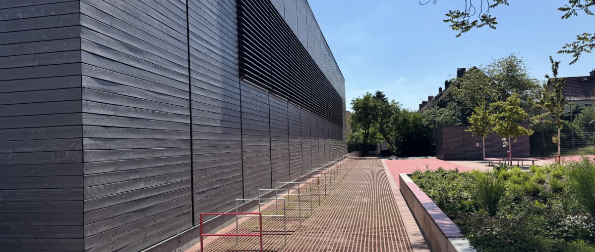 Halle außen Ostseite
